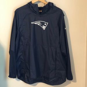 Nike NFL On Field Apparel Patriots pullover. XL